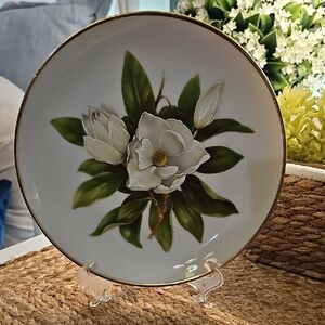 Elegant Floral Plate with Gold Trim